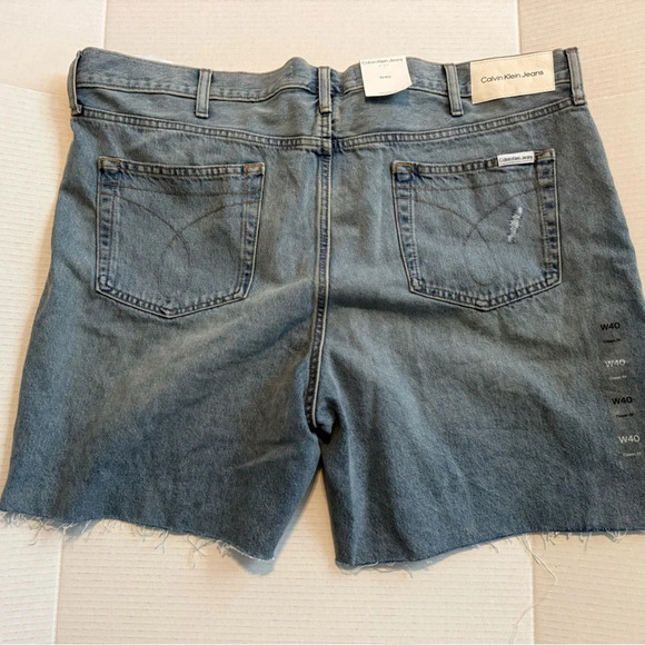 Calvin Klein Distressed Cut Off Jean Shorts Size W40 - Picture 2 of 2
